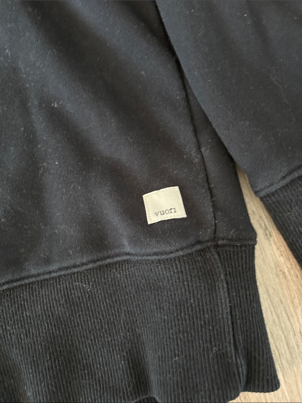Vuori Black Crewneck sweatshirt - Picture 2 of 3